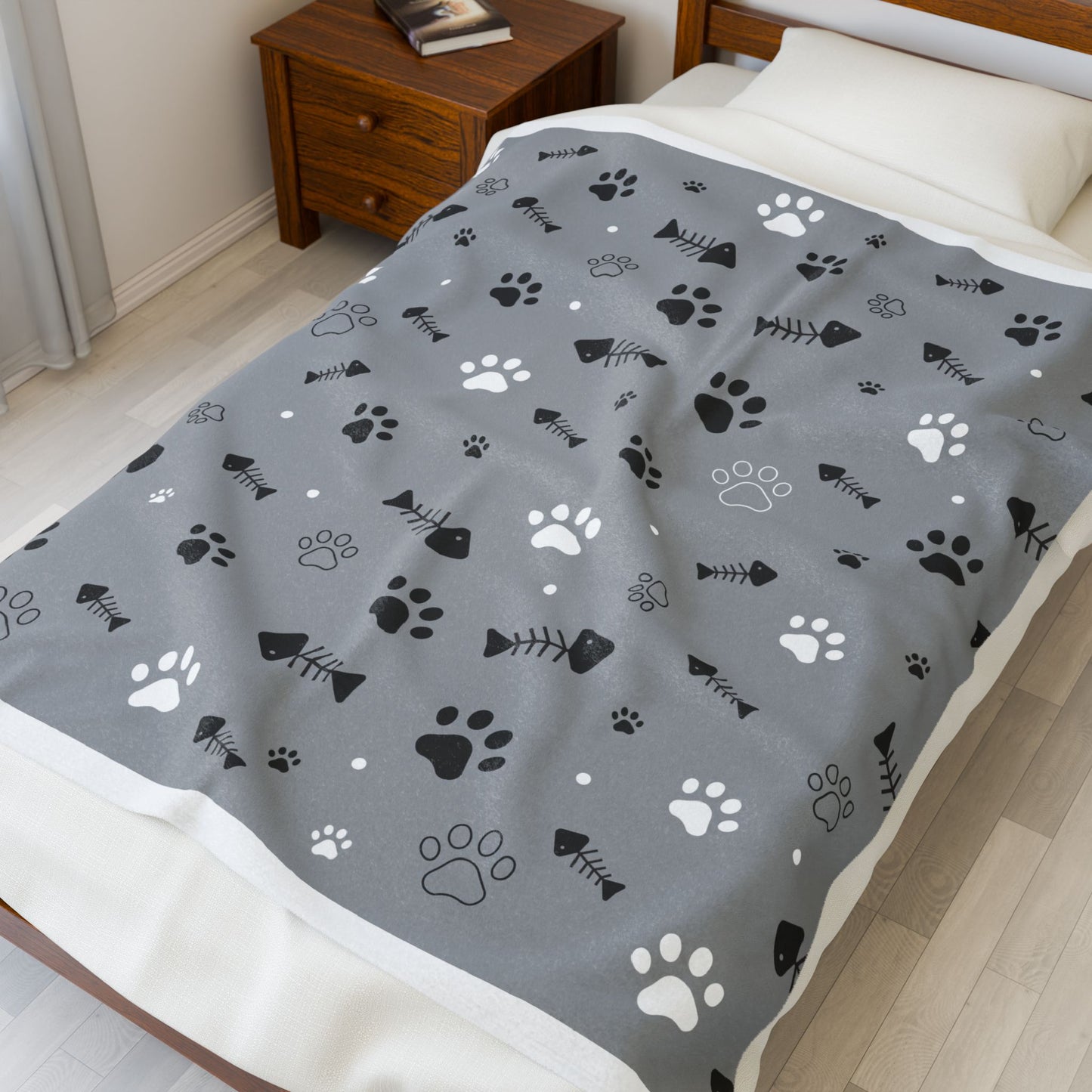 Cozy Pet Print Velveteen Plush Blanket - Warm & Soft Throw for Animal Lovers